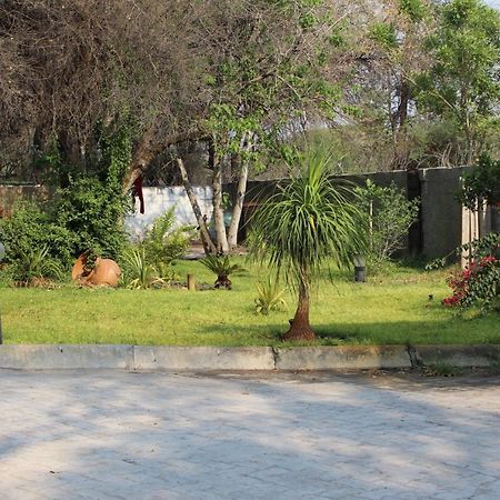 מאון Rivermews Hotel And Spa מראה חיצוני תמונה